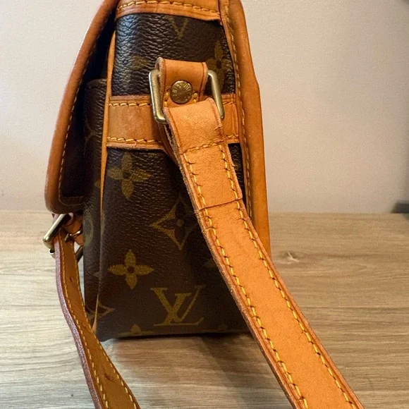 Louis Vuitton Monogram Sologne - Picture 3 of 9